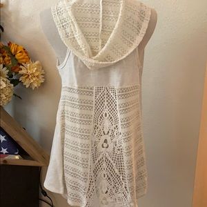 Buckle Daytrip Hooded Vest Medium